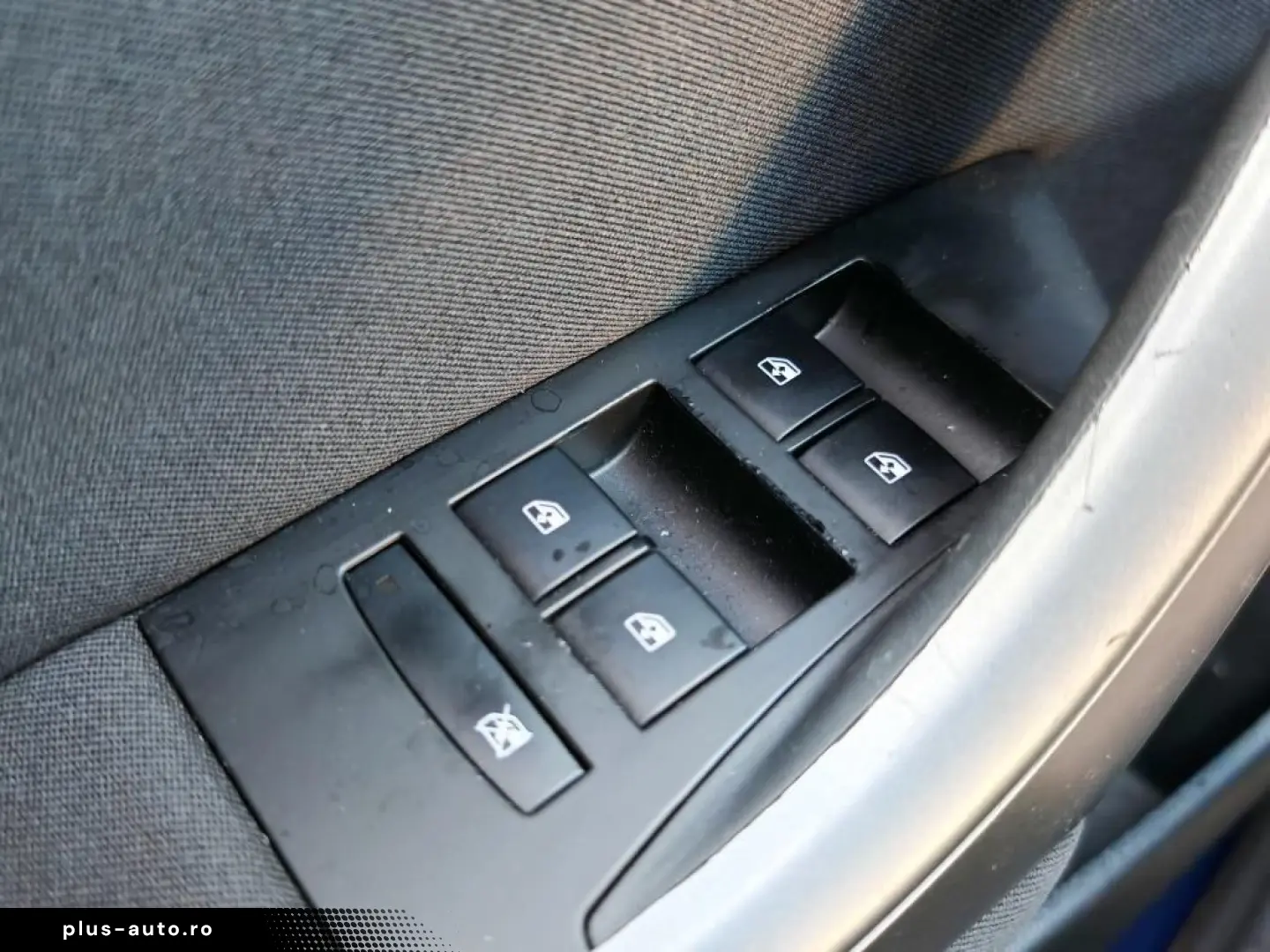 Opel Astra Gen-J-2009-2018