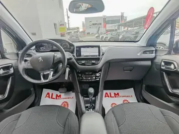 Peugeot 208 Benzina Automat 2019