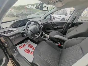 Peugeot 208 Benzina Automat 2019