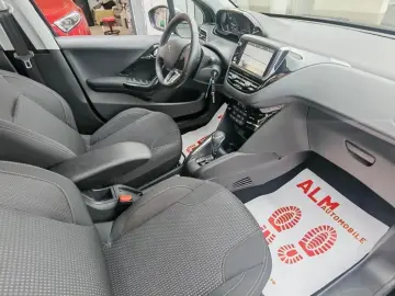 Peugeot 208 Benzina Automat 2019