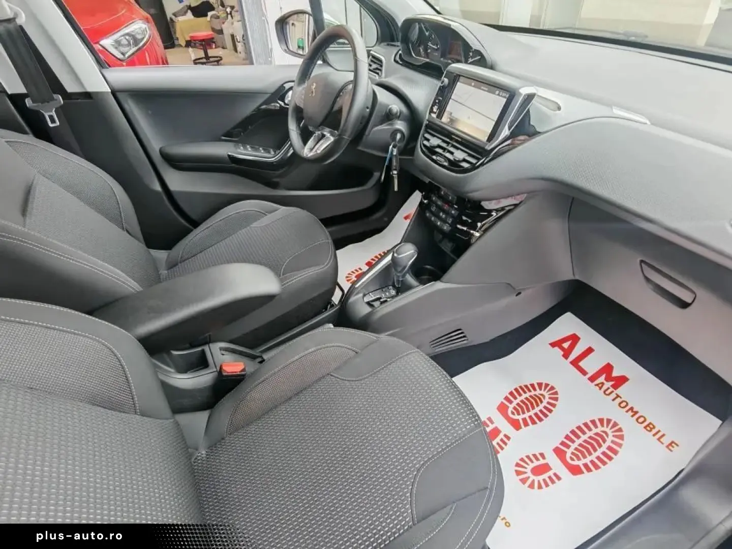 Peugeot 208 Benzina Automat 2019