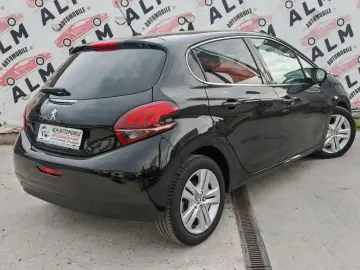 Peugeot 208 Benzina Automat 2019