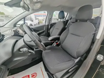 Peugeot 208 Benzina Automat 2019