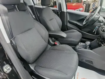 Peugeot 208 Benzina Automat 2019