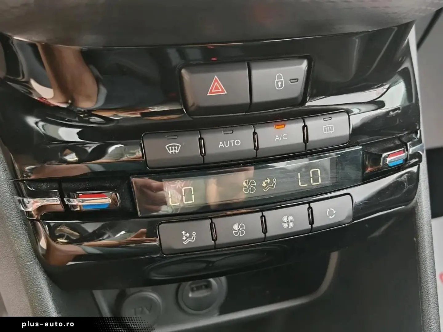 Peugeot 208 Benzina Automat 2019