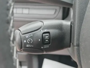 Peugeot 208 Benzina Automat 2019