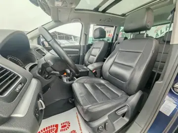 Volkswagen Sharan Gen-Ii-2010