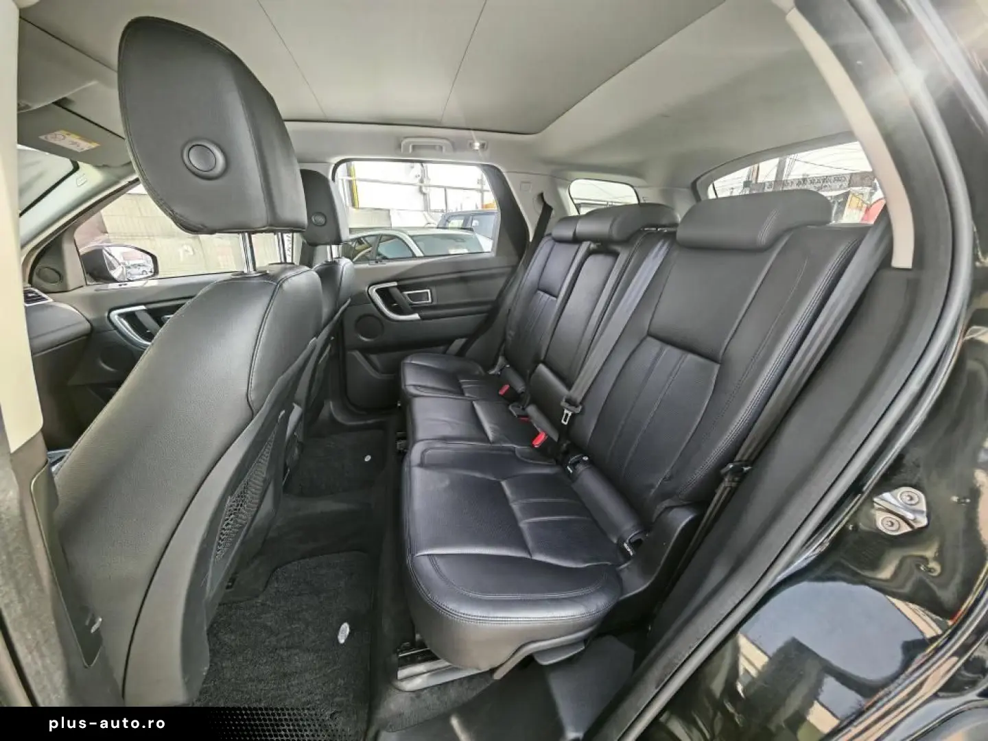 Land-Rover Discovery-Sport