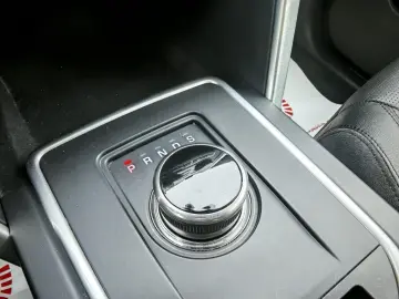 Land-Rover Discovery-Sport