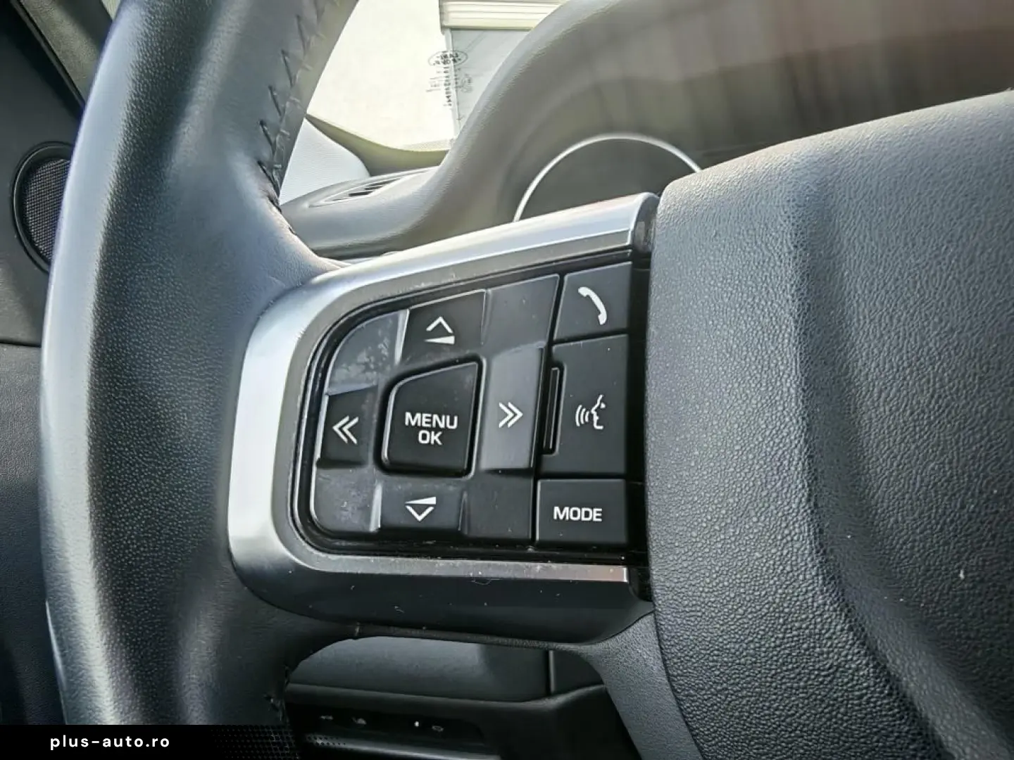 Land-Rover Discovery-Sport