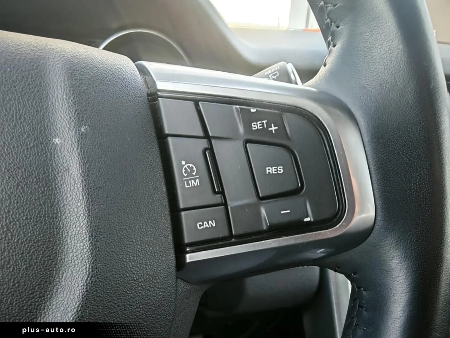 Land-Rover Discovery-Sport