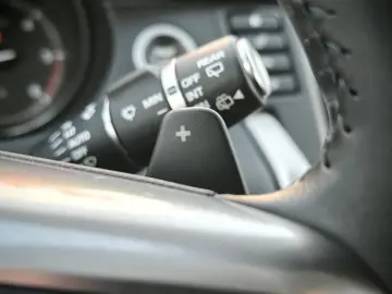 Land-Rover Discovery-Sport