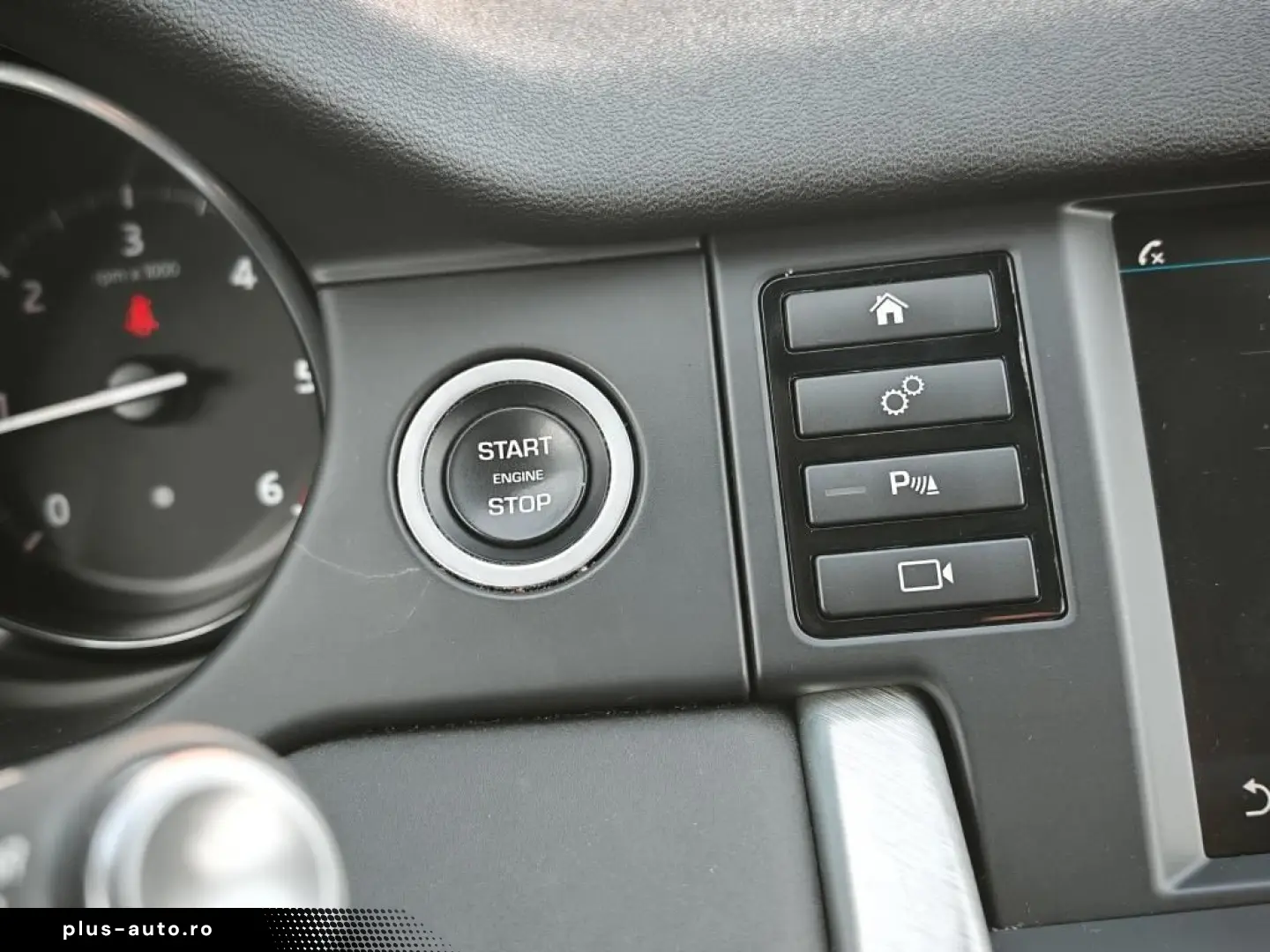 Land-Rover Discovery-Sport