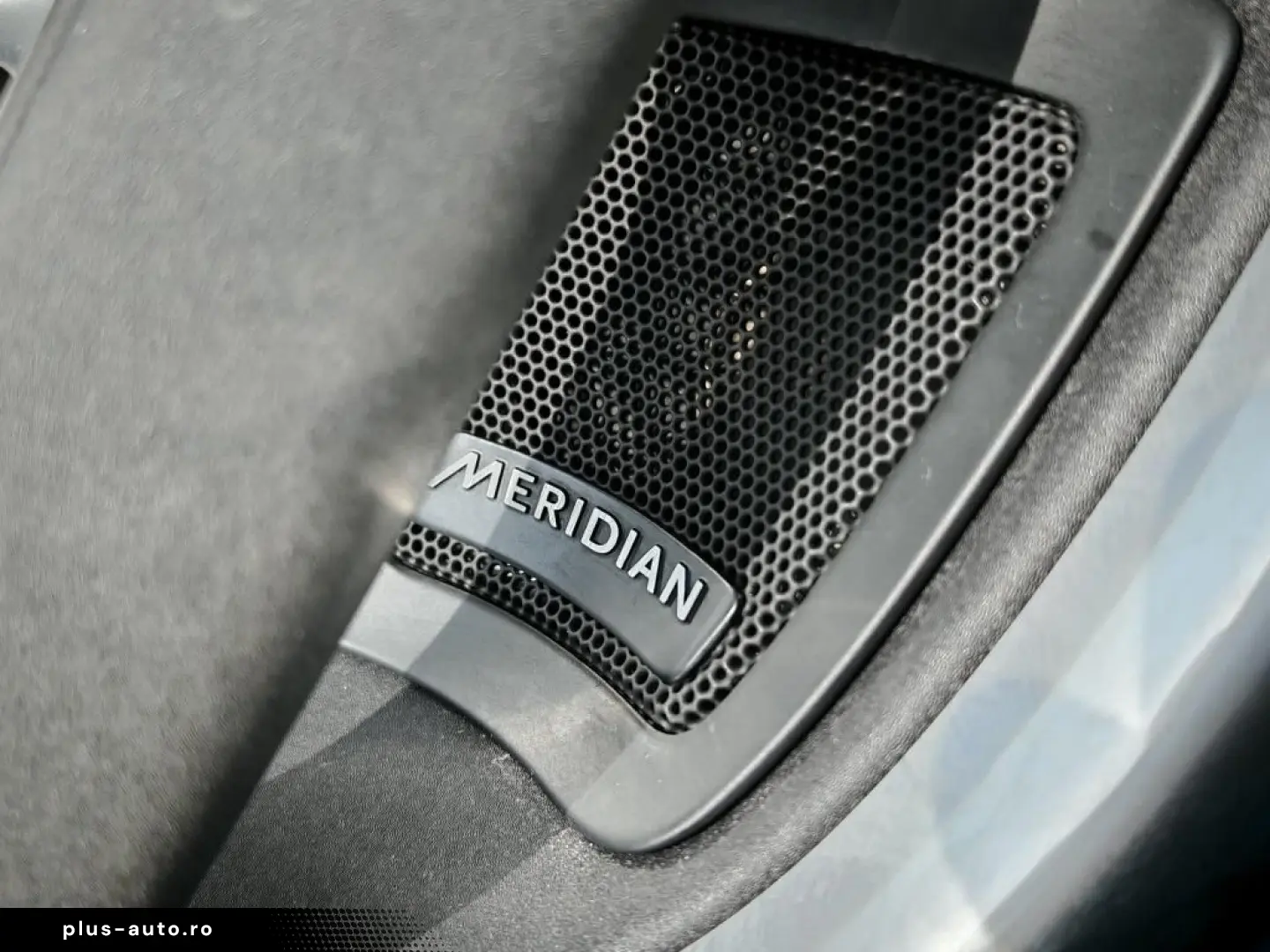 Land-Rover Discovery-Sport