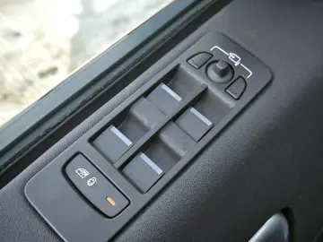 Land-Rover Discovery-Sport