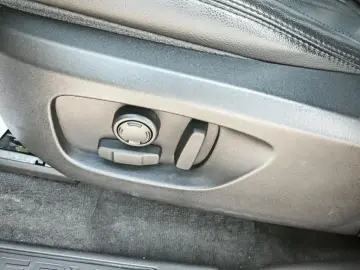 Land-Rover Discovery-Sport