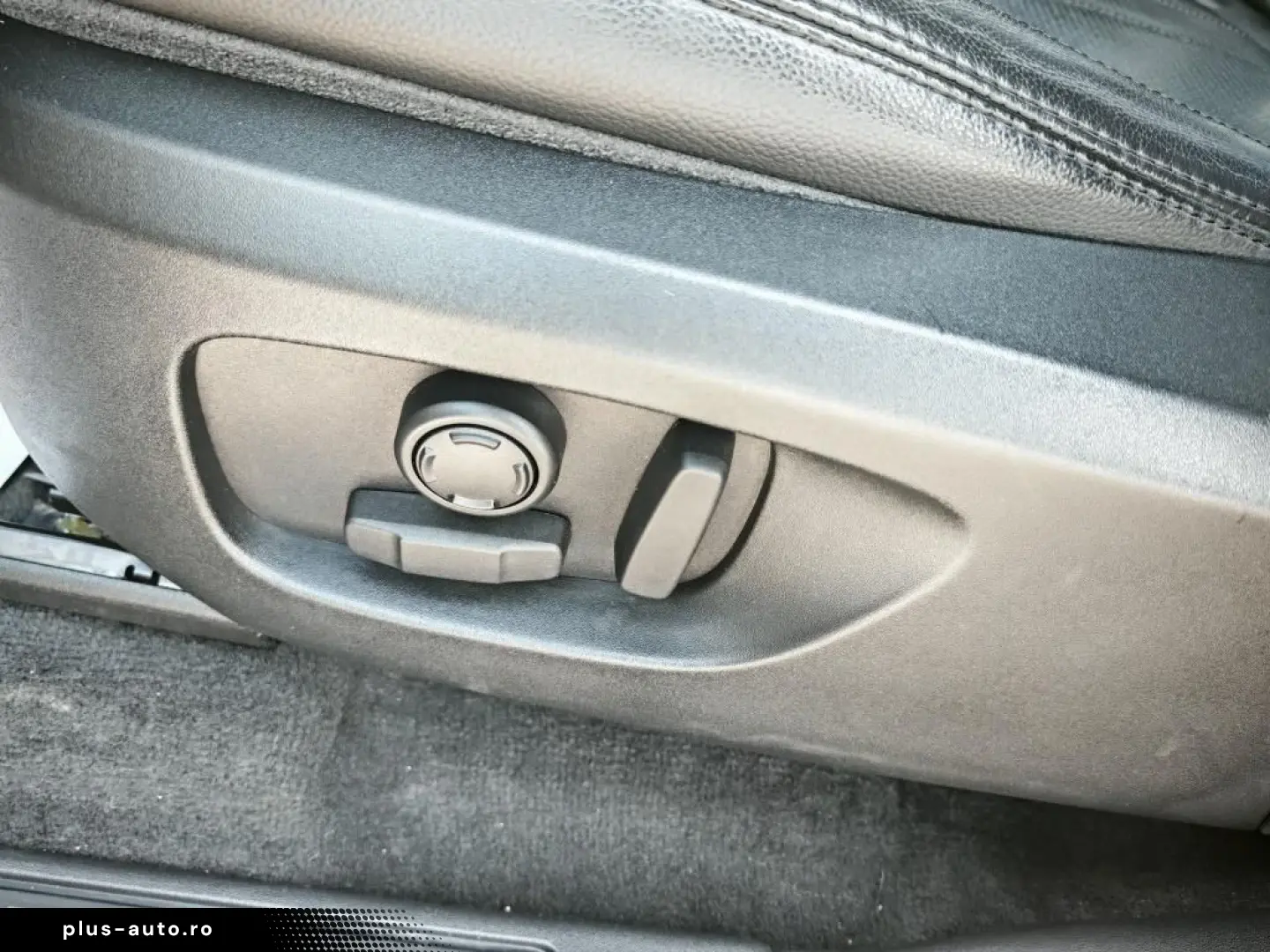 Land-Rover Discovery-Sport