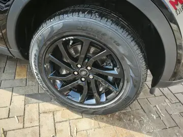 Land-Rover Discovery-Sport