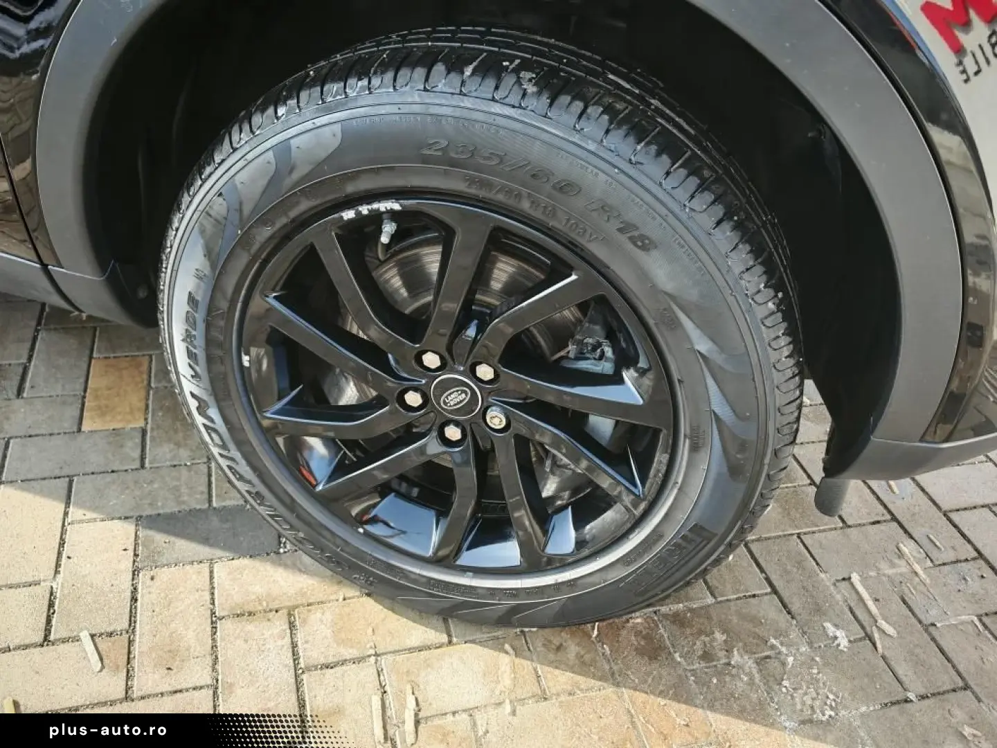 Land-Rover Discovery-Sport