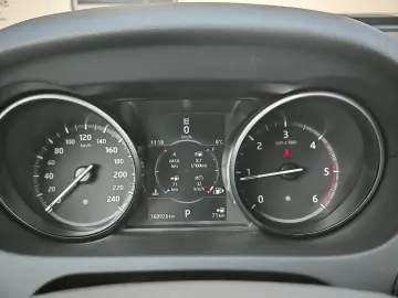 Land-Rover Discovery-Sport