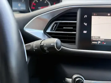 PEUGEOT 308 SW -ALLURE