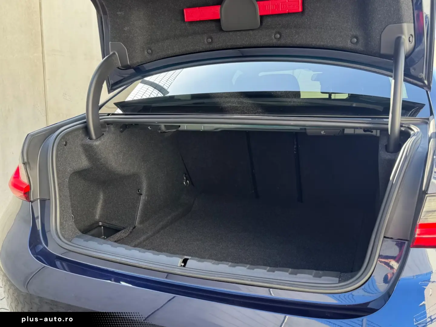 BMW 320d xD MSport H&K Sport seats