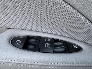 Mercedes-Benz E200 Kompressor W211 Facelift   Avantgarde