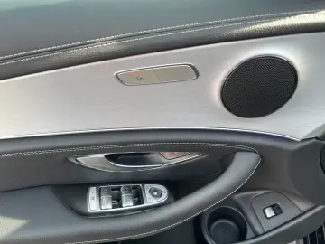 Mercedes-Benz E 300 AMG Pano DISTRO