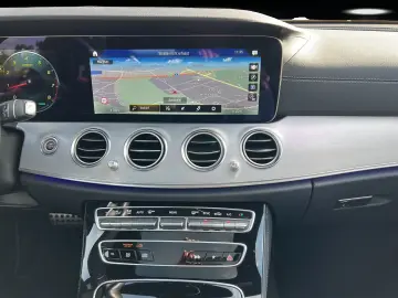 Mercedes-Benz E 300 AMG Pano DISTRO