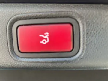 Mercedes-Benz E 300 AMG Pano DISTRO