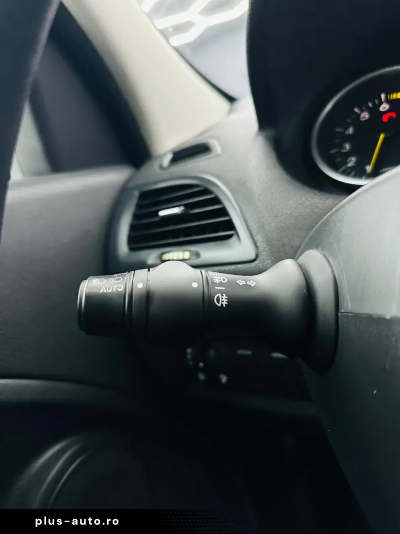 RENAULT MEGANE 2011 1.6i E5 Garantie 12  Luni Rate Avans 0 D