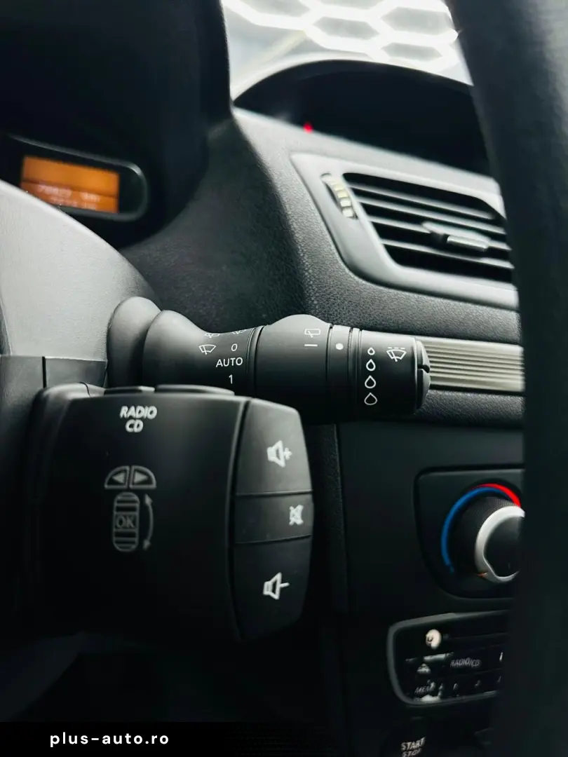 RENAULT MEGANE 2011 1.6i E5 Garantie 12  Luni Rate Avans 0 D