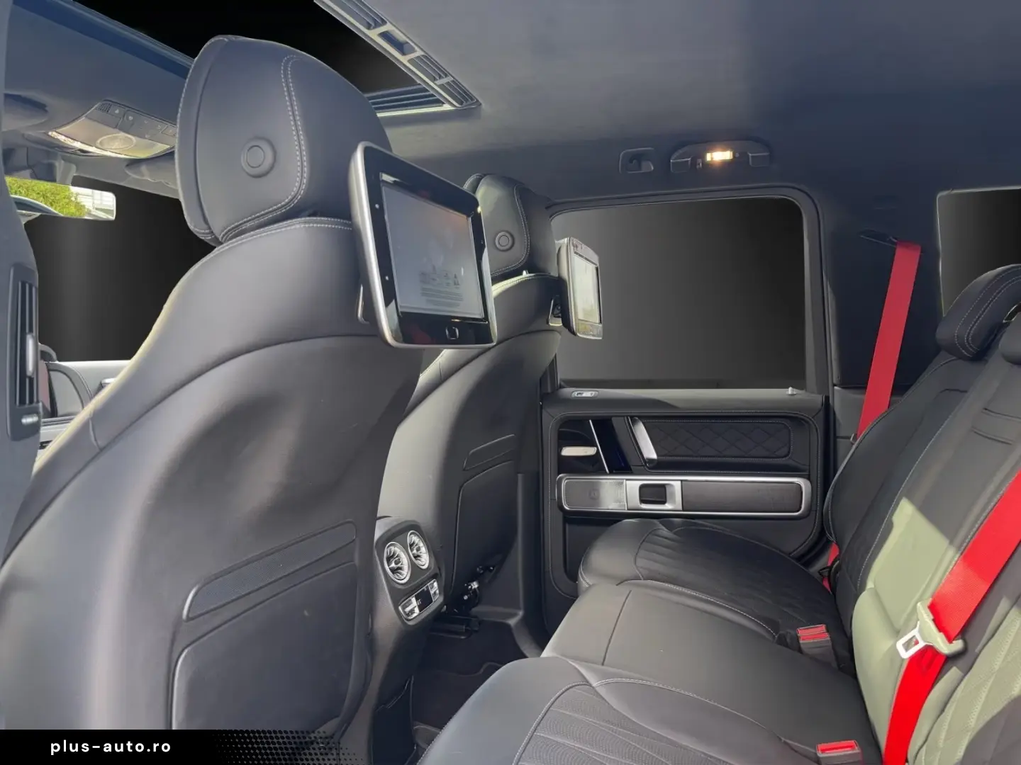 Mercedes-Benz G63 Driver`s DISTR Masage