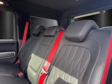 Mercedes-Benz G63 Driver`s DISTR Masage