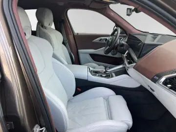 BMW XM 50e Indiv. Sepang AHK 23 LMR Autobahnass.