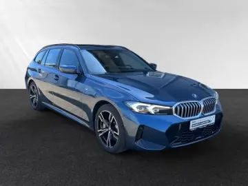 BMW 330i xDrive Touring All-wheel drive   M Sport