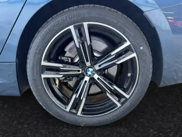 BMW 330i xDrive Touring All-wheel drive   M Sport