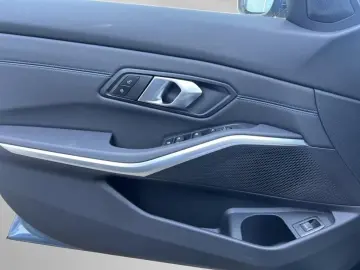 BMW 330i xDrive Touring All-wheel drive   M Sport