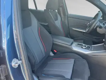 BMW 330i xDrive Touring All-wheel drive   M Sport