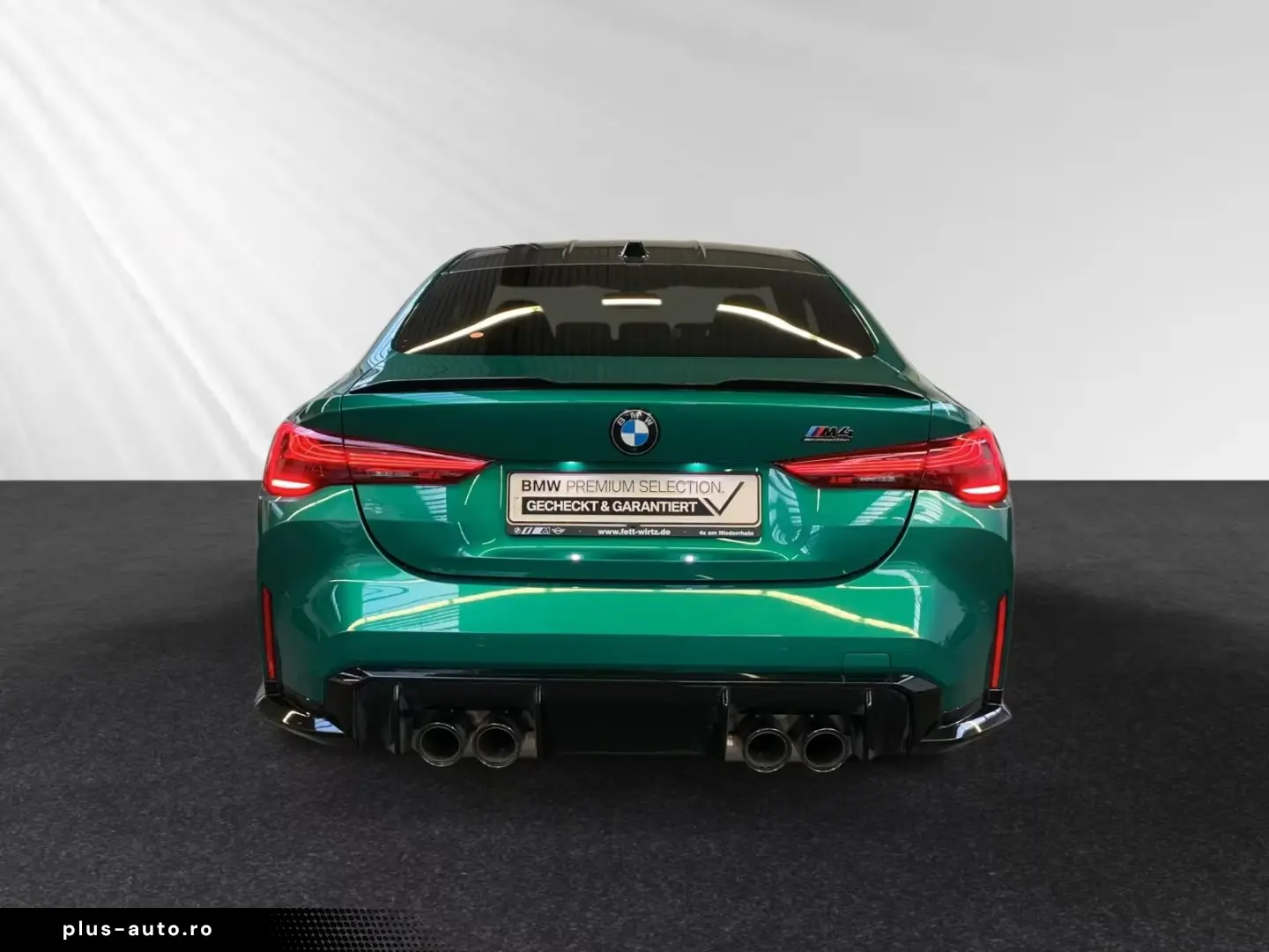 BMW M4 Competition Coupé Carbon Shells. Head-Up