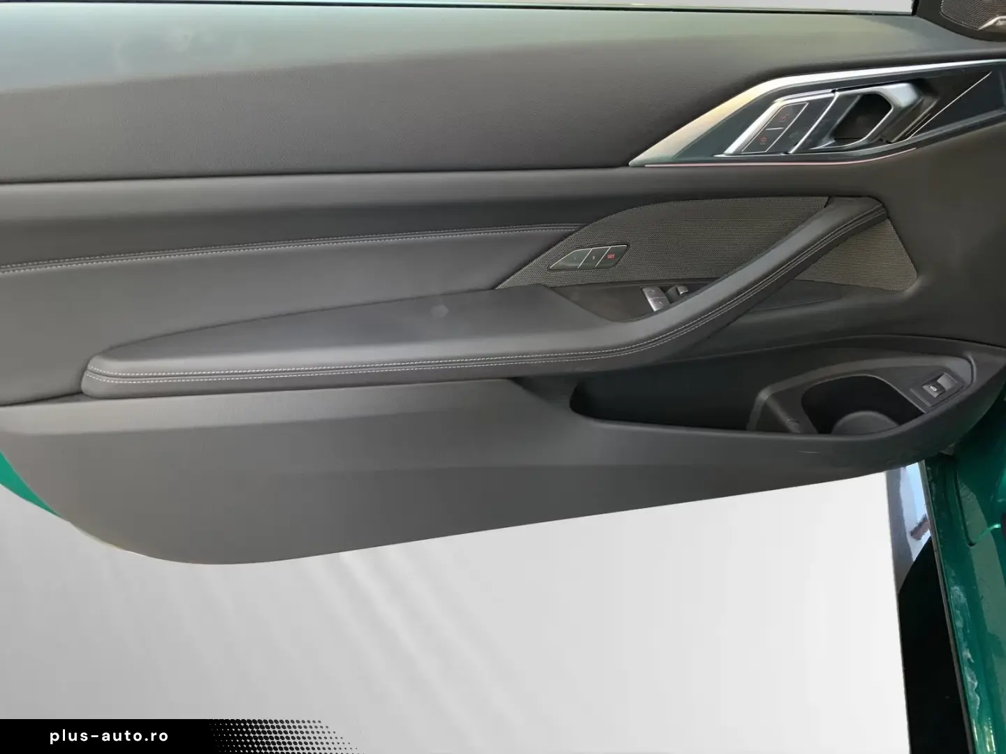 BMW M4 Competition Coupé Carbon Shells. Head-Up