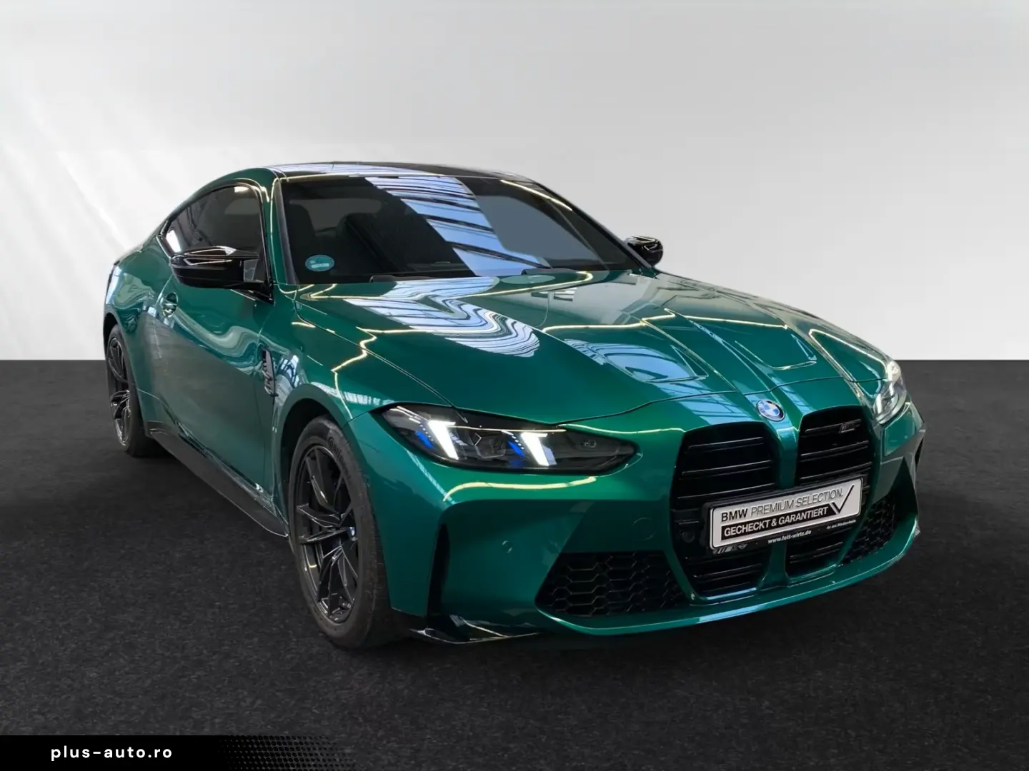 BMW M4 Competition Coupé Carbon Shells. Head-Up