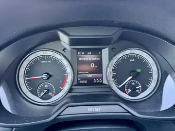 Skoda Octavia Combi 1.6 TDI Clever - Diesel - Automatic