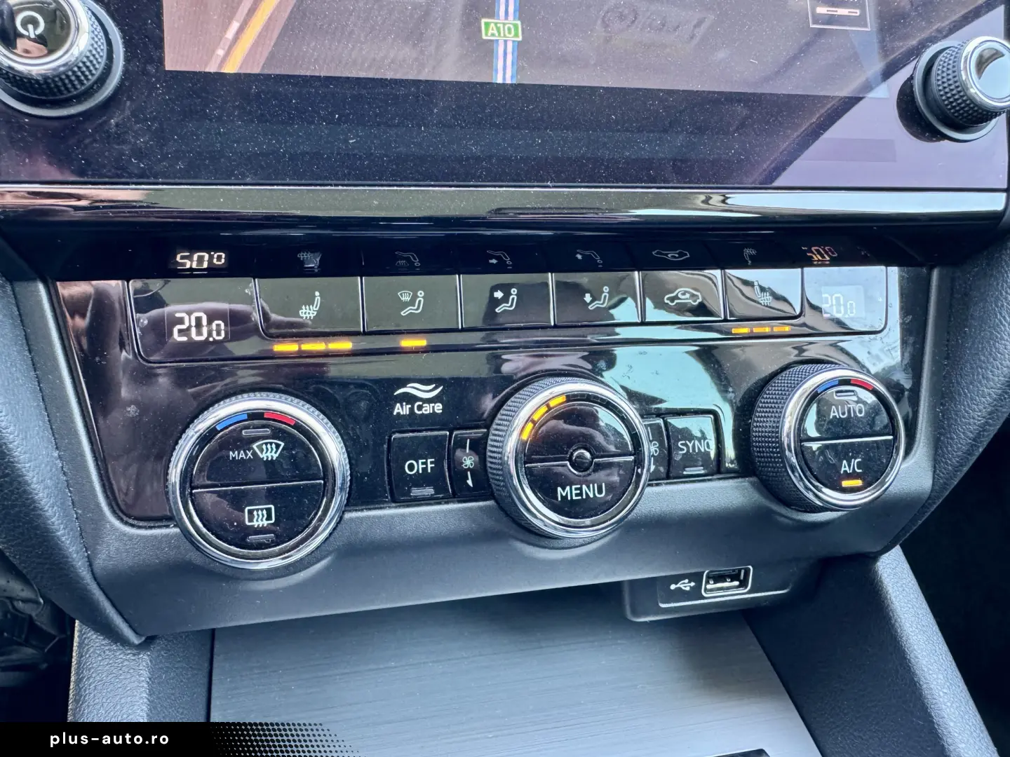 Skoda Octavia Combi 1.6 TDI Clever - Diesel - Automatic