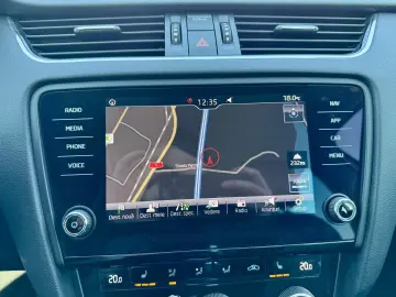 Skoda Octavia Combi 1.6 TDI Clever - Diesel - Automatic