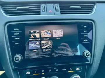 Skoda Octavia Combi 1.6 TDI Clever - Diesel - Automatic