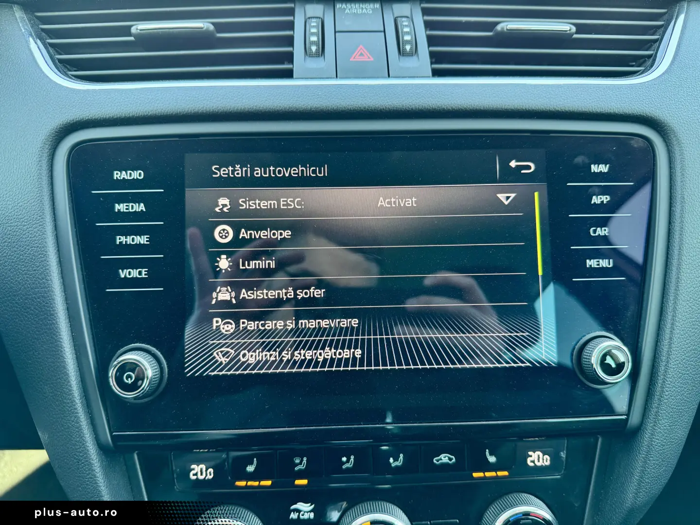 Skoda Octavia Combi 1.6 TDI Clever - Diesel - Automatic