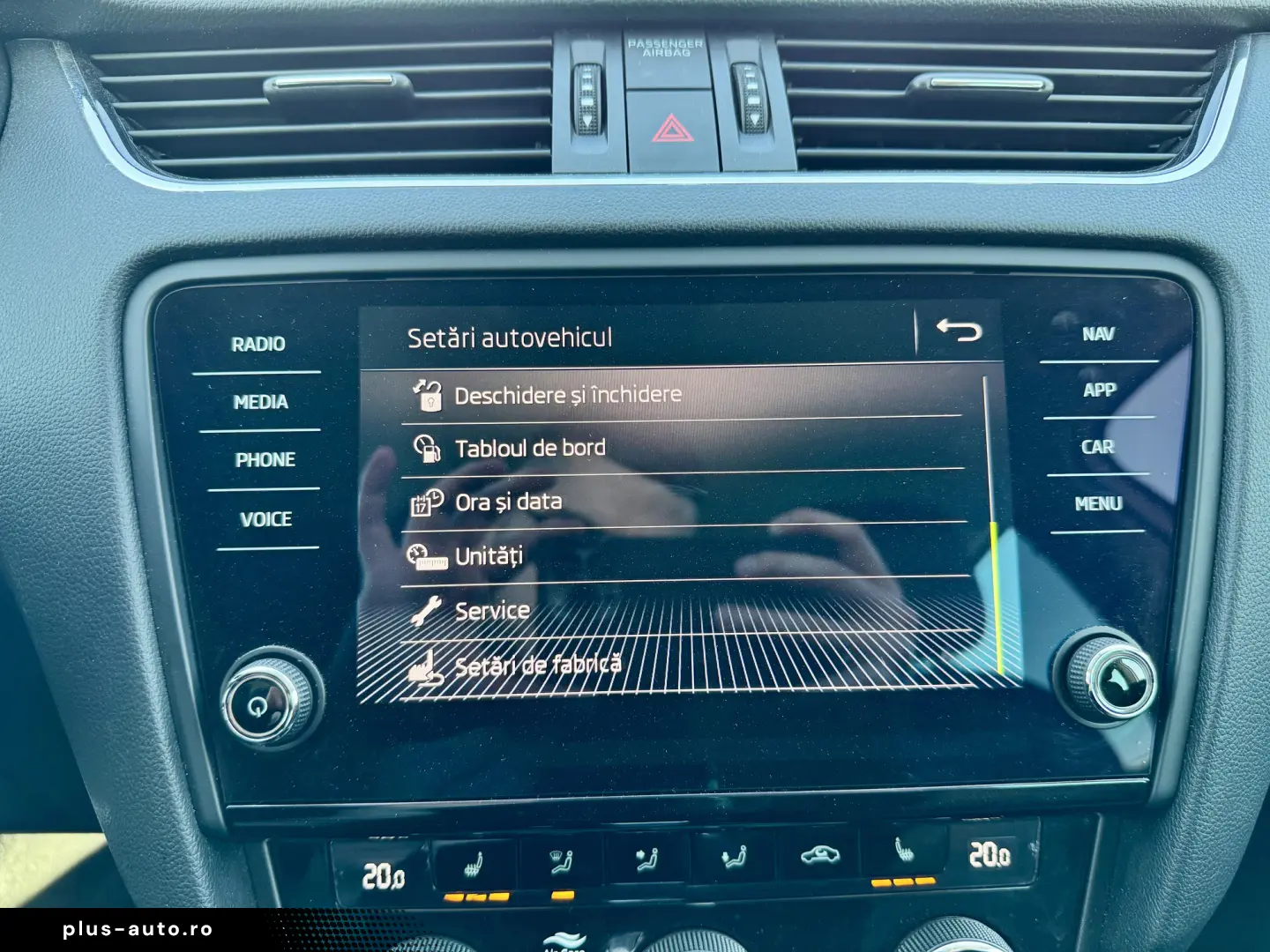 Skoda Octavia Combi 1.6 TDI Clever - Diesel - Automatic