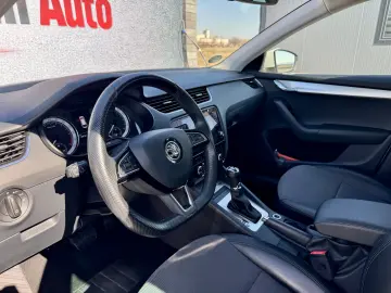 Skoda Octavia Combi 1.6 TDI Clever - Diesel - Automatic