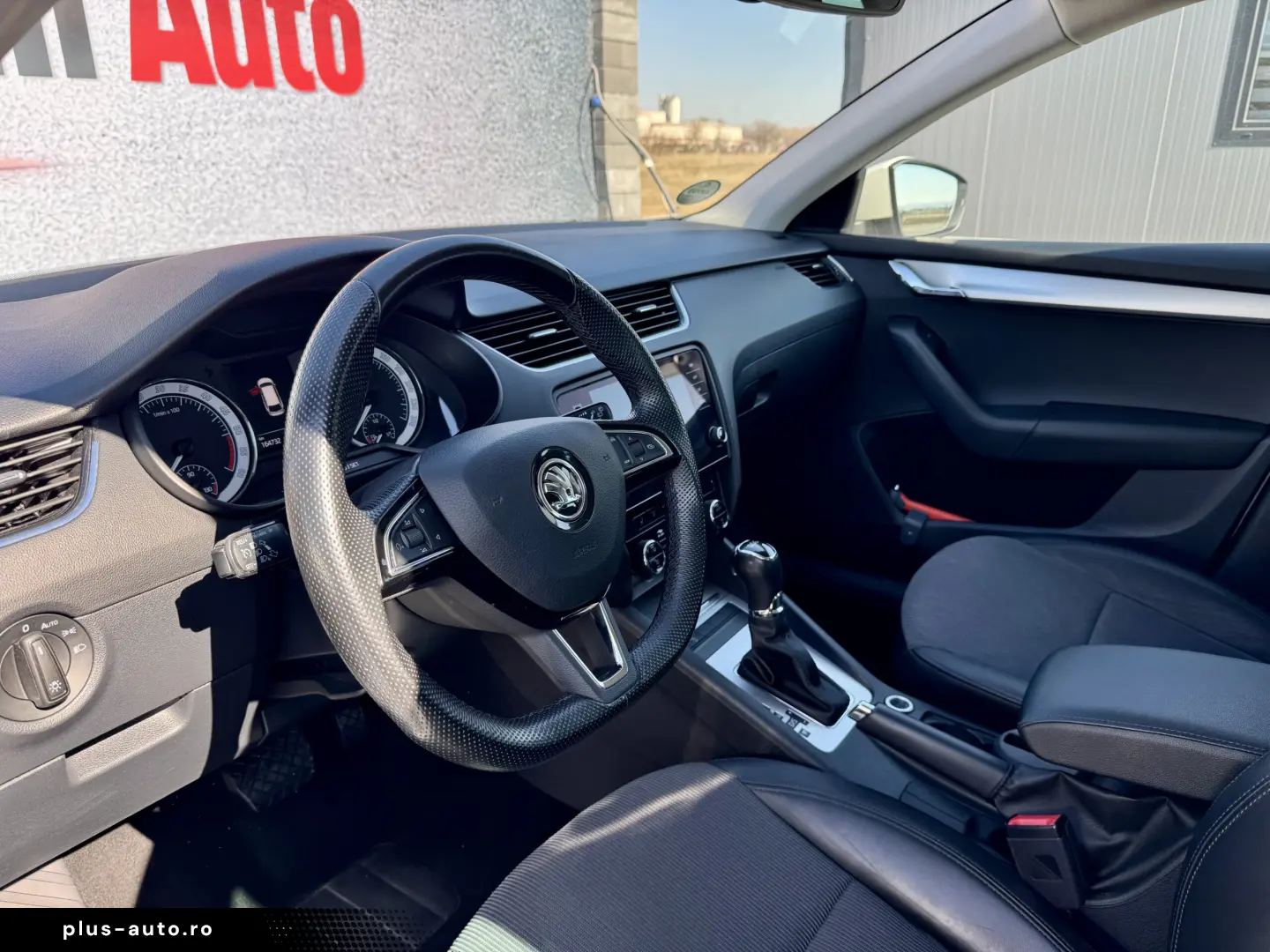 Skoda Octavia Combi 1.6 TDI Clever - Diesel - Automatic